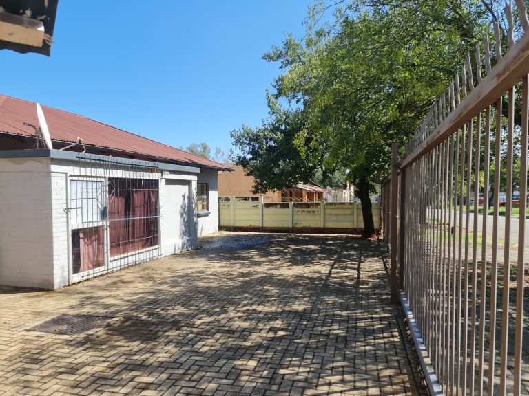 Coetzee Street 16 House